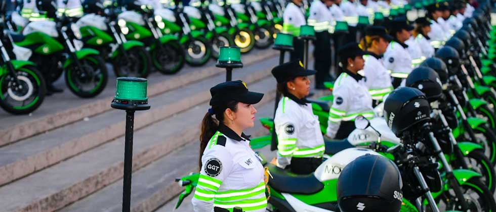 Entregan motocicletas y dispositivos de control de velocidad a gestores de tránsito