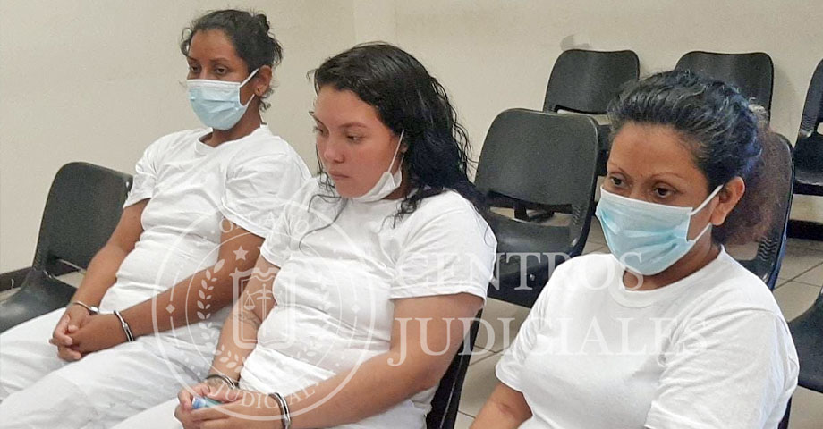 Juez impone once años de cárcel a colaboradoras de pandillas encargadas de recoger la renta
