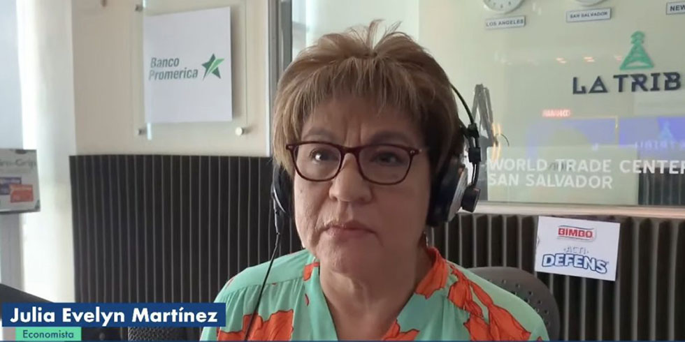 Economista Julia Evelyn Martínez pide a salvadoreños en el exterior no regresar al país y que mejor sigan generando remesas  