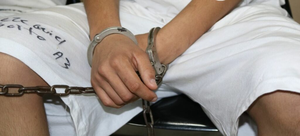 Procesan a sujeto acusado de mostrarle sus partes íntimas a una jovencita al sur de San Salvador