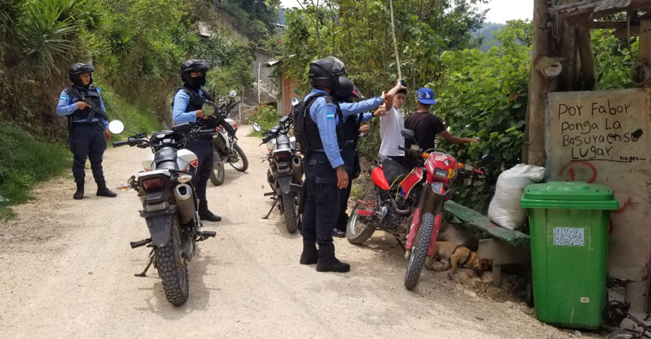 Subinspector de la policía hondureña muere tras enfrentarse con pandilleros