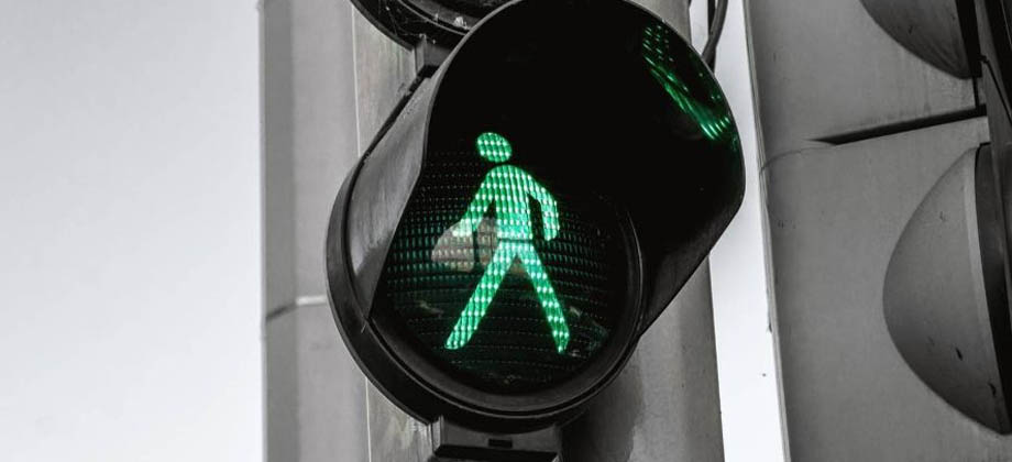 Ministro de Obras Públicas anuncia la instalación de semáforos peatonales