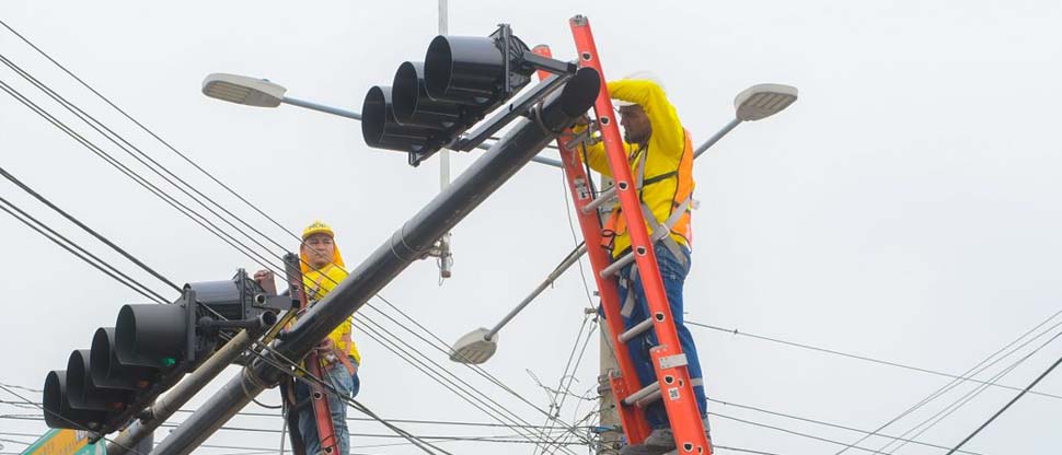 Modernización de semáforos inteligentes tiene 30% de avance