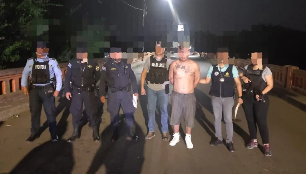Pandillero salvadoreño capturado en Honduras es entregado a autoridades nacionales  