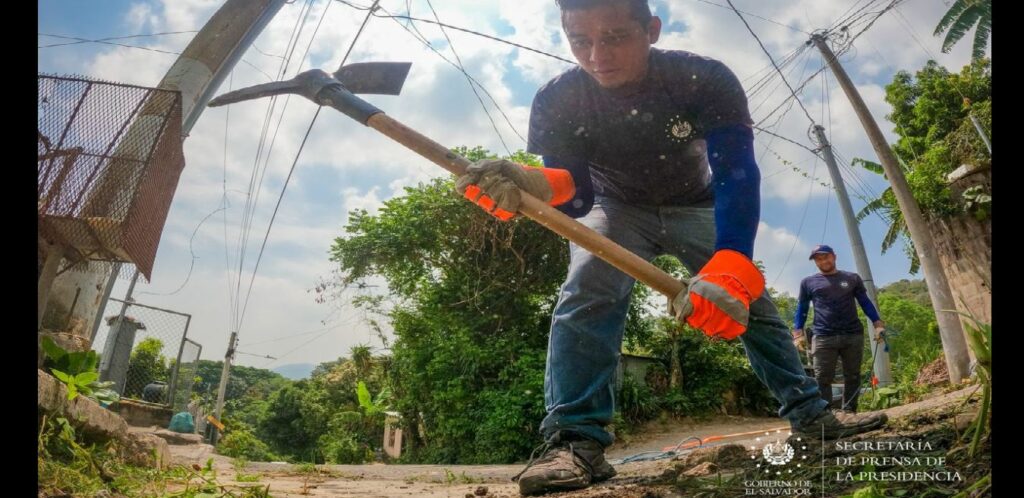 Realizan jornada de limpieza de tragantes, como parte del Plan Invierno 2023