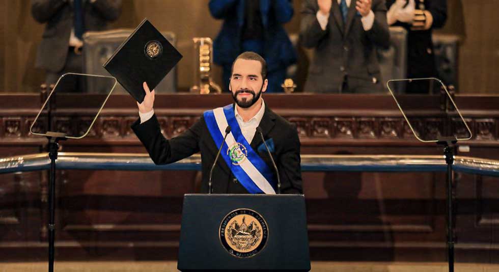 Presidente Bukele propone reducir de 262 a 44 las alcaldías del país