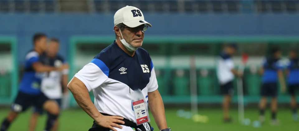 Hugo Pérez espera que la FESFUT renueve el contrato de su hijo