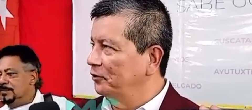 Manuel Flores afirma que los salvadoreños hablan «todos los días» del FMLN