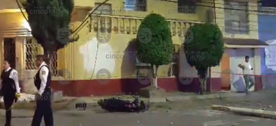 Motociclista pierde la vida tras caerle encima un poste de electricidad en México