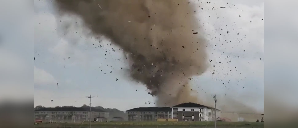 Aterrador tornado destruye varios barrios en Greenwood y New Whiteland, Indiana, Estados Unidos