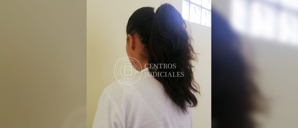 Mujer enfrenta a la justicia tras abusar de un jovencito de 15 años