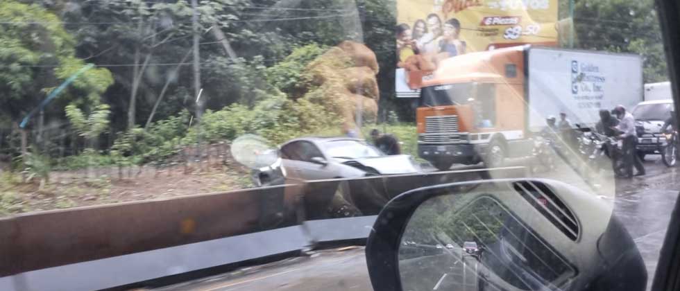 Se registra accidente vial y paso cerrado en carretera Los Chorros