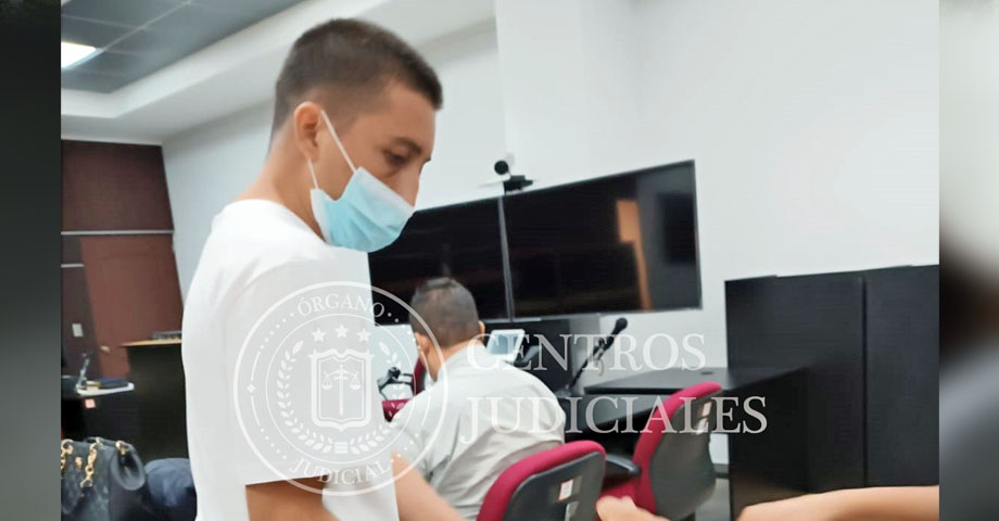 Le descubrieron varias armas ilegales en su casa y pasará varios años en prisión