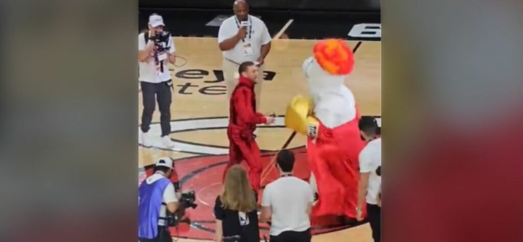 Conor McGregor arremetió contra la mascota del Miami Heat: VIDEO