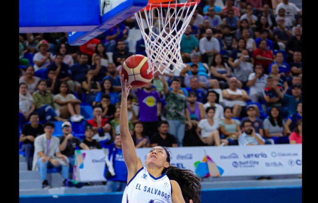 Selección femenina de baloncesto de El Salvador venció a Centro Caribe Sports y va contra México