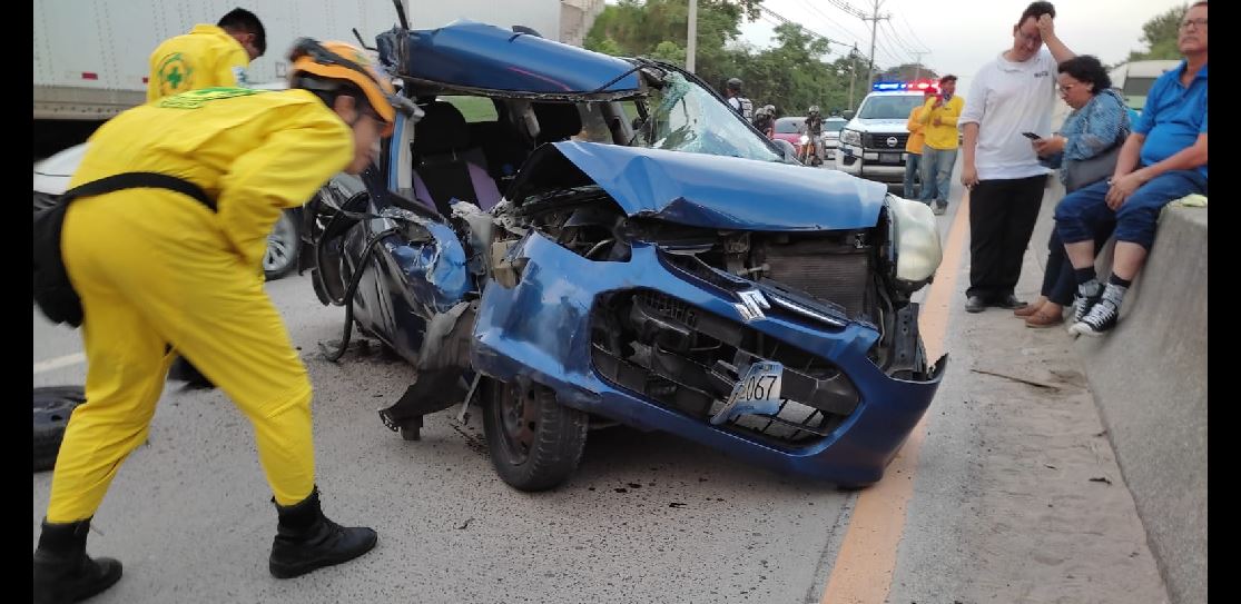 Se registra grave accidente en carretera a Quezaltepeque | FOTOS