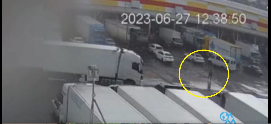 Hombre pierde la vida tras ser impactado por un rayo mientras trataba de huir de la lluvia | VIDEO