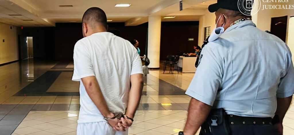 Sujeto que estafaba con supuestas citas en la Embajada de EEUU devuelve 11 mil dólares a 48 víctimas
