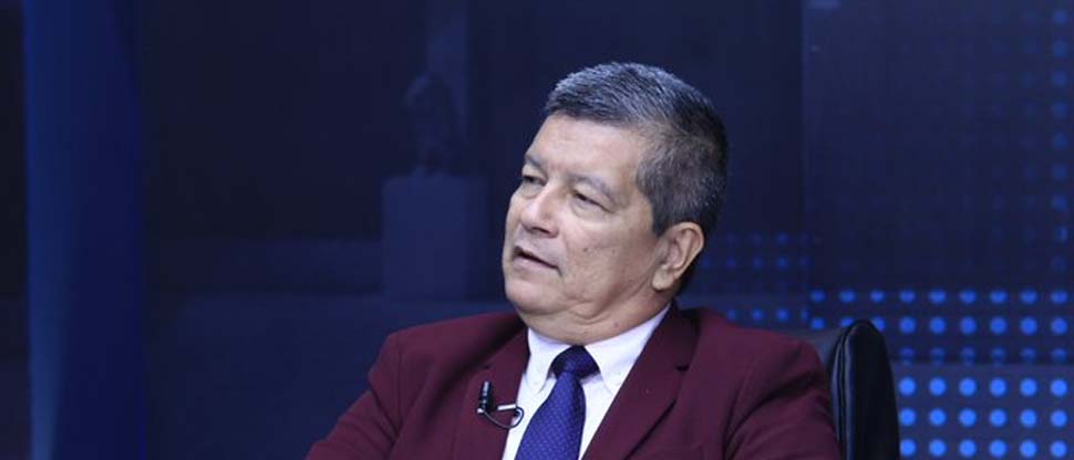 Manuel Flores asegura que el FMLN es un partido de «valientes»