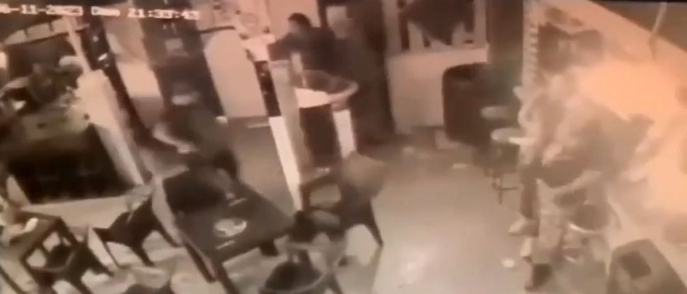 Captan momento cuando sicario comete masacre en bar de San Pedro Sula, Honduras