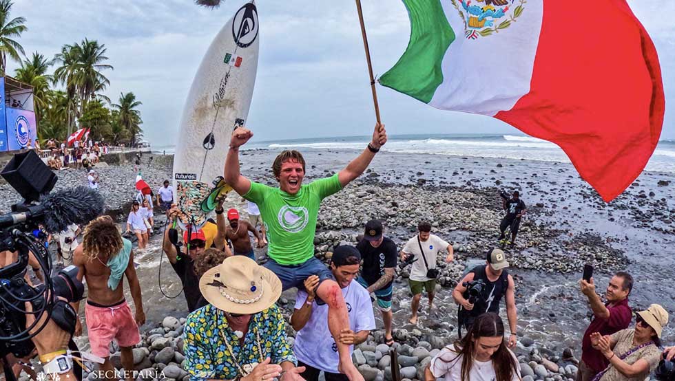 Mexicano Alan Cleland se corona campeón mundial de los ISA World Surfing Games