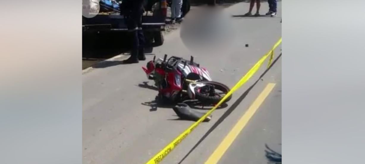 Reportan joven fallecida tras accidentarse en carretera a San Juan Opico