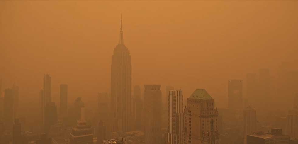 El humo de los incendios forestales de Canadá oscurece Nueva York