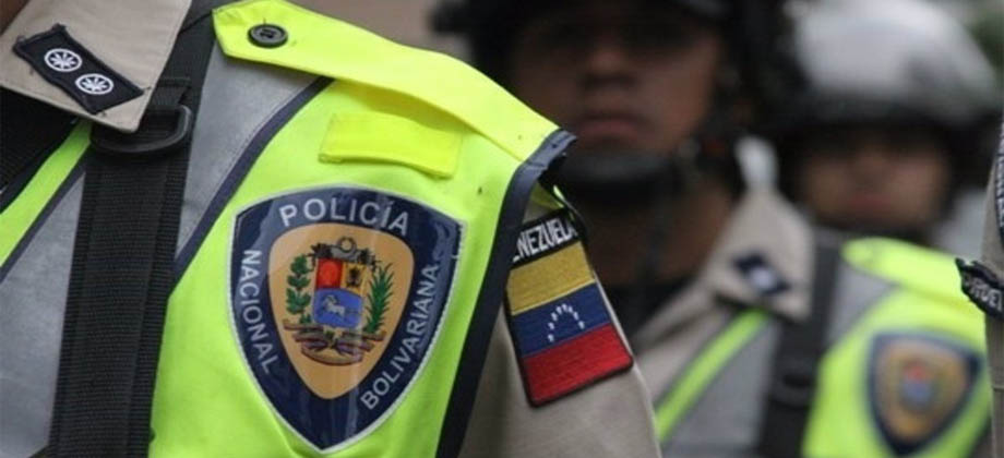 2 Policías de Venezuela se agarran a tiros «por el amor de una mujer»