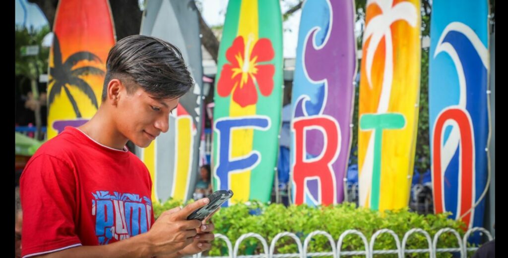 Avanza la instalación de internet de banda ancha y gratuito en lugares públicos del país