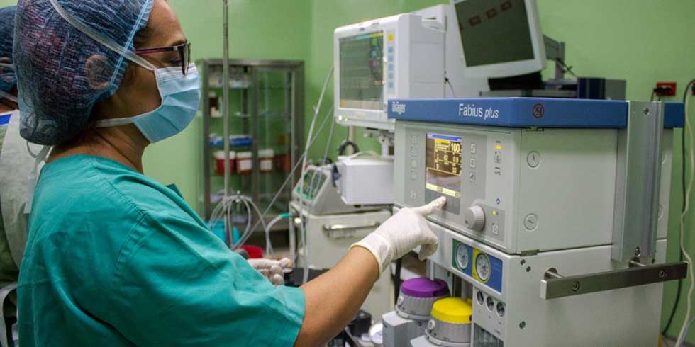 Hospital Nacional de Sonsonate recibe nuevo equipo de anestesia