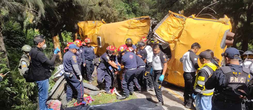 Seis muertos y 45 heridos de una iglesia deja accidente en Guatemala