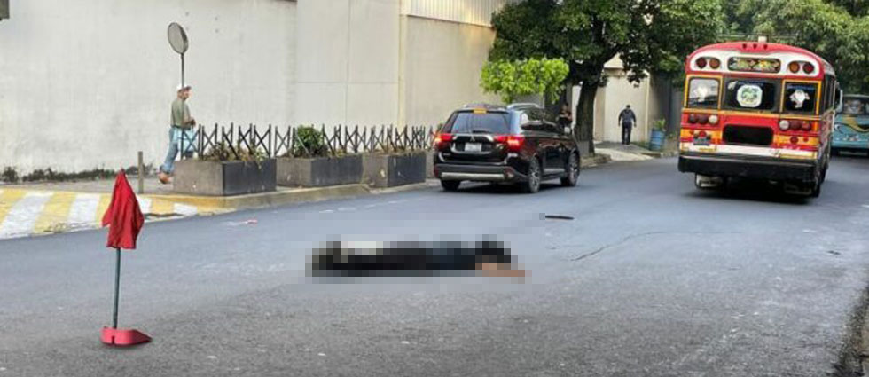 Hombre muere tras ser arrollado por autobús de la ruta 22 en San Salvador