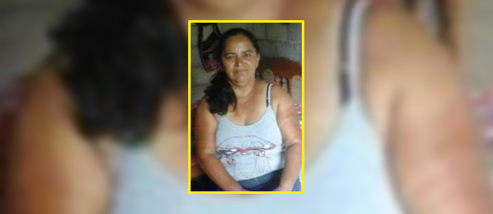 Mujer muere al caer de un árbol de frutas