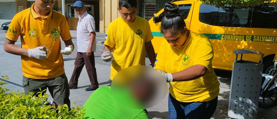 INTOLERANCIA: Hombre de la tercera edad resulta con un corte en la cabeza tras feroz pelea