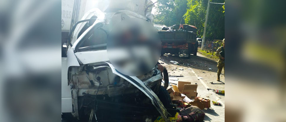 Motorista de camión fallece tras chocar de frente contra otro vehículo pesado en el Litoral