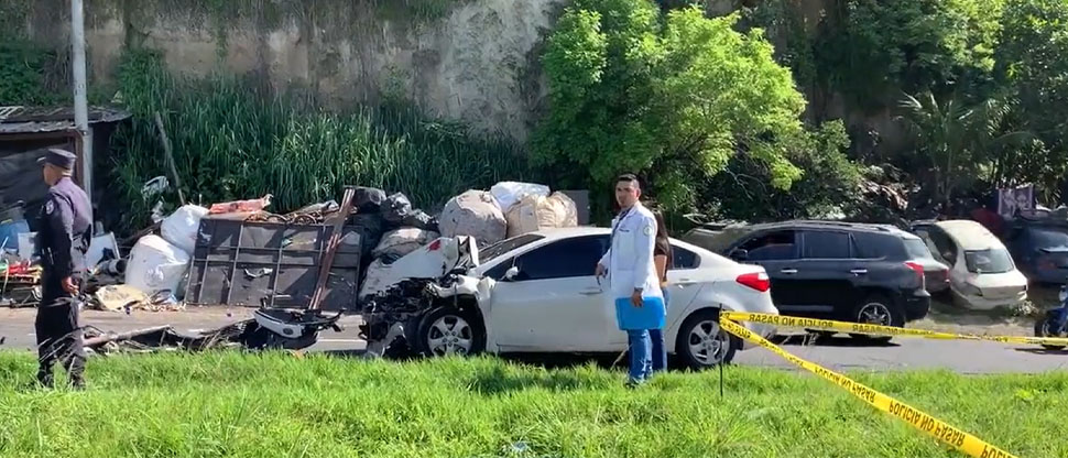Automovilista choca por mirar accidente donde minutos antes falleció un motociclista