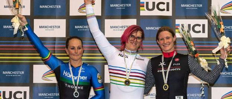Ciclistas transgénero ya no podrán competir en la categoría femenina