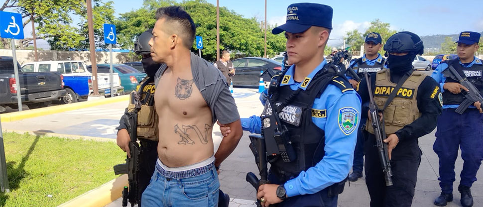 Policía hondureña entrega a pandillero salvadoreño que intentó escapar del Régimen de Excepción