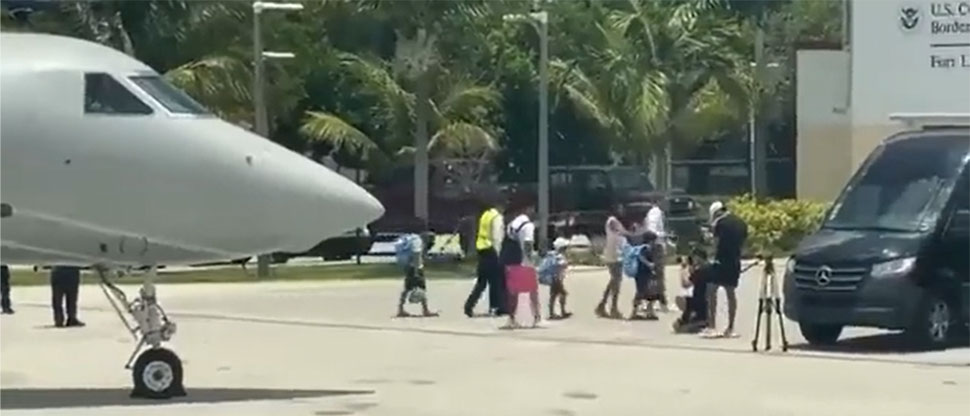 Captan el momento cuando Lio Messi aterriza en Miami con su familia