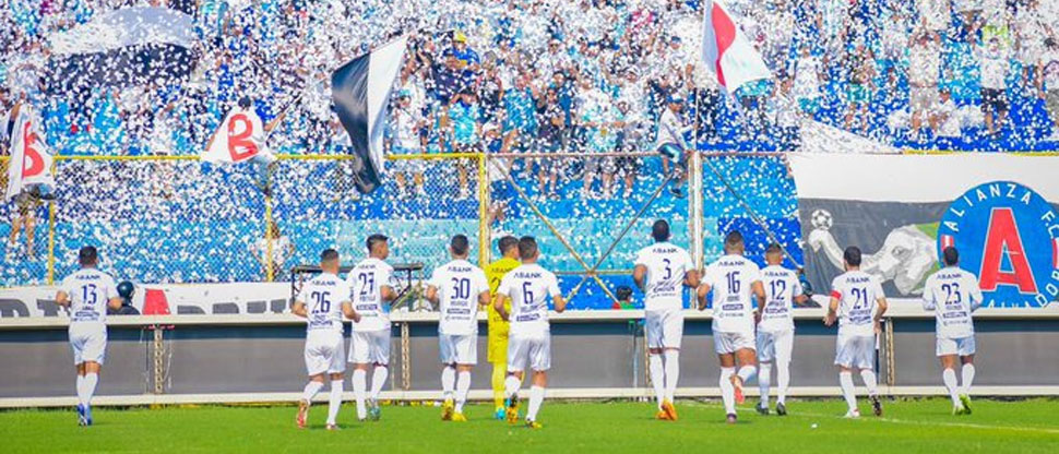 Equipos suspenden el fútbol salvadoreño de la primera división