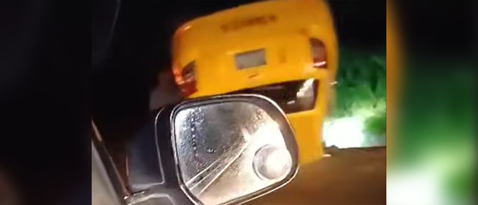 SE SALVA DE MILAGRO: Taxista se duerme y vuelca en la carretera a Los Chorros 