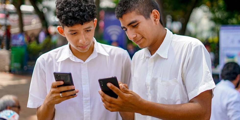 Instalan internet gratis en diversos espacios públicos de Sonsonate