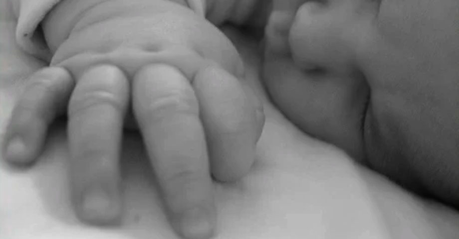 Terrible: Bebé muere después de que su madre lo endrogara para que se durmiera