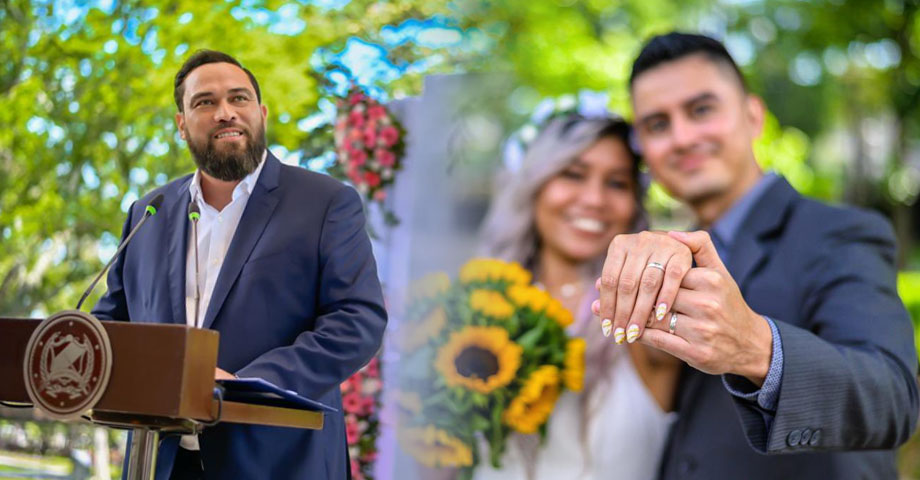 Parejas se juran amor eterno en una nueva jornada de Bodas Colectivas en San Salvador