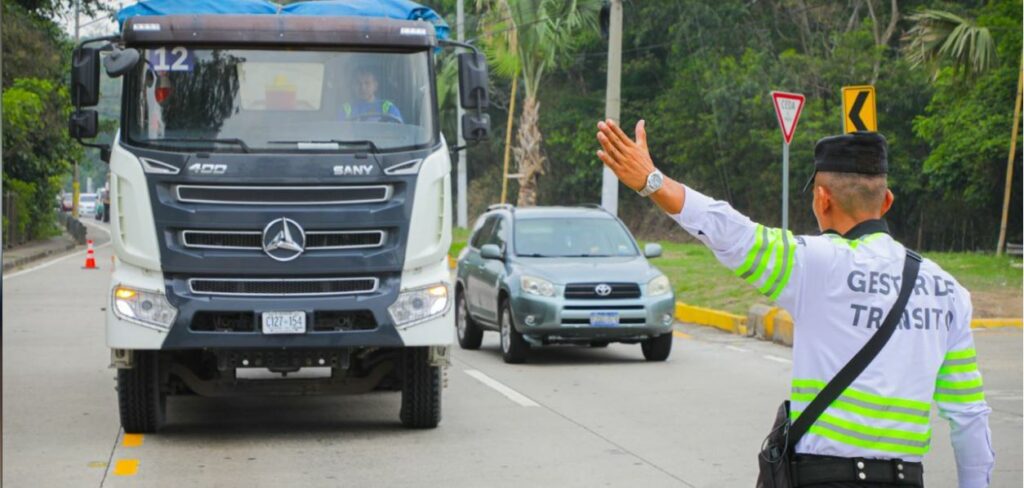 Reportan más de 31,600 esquelas al transporte de carga