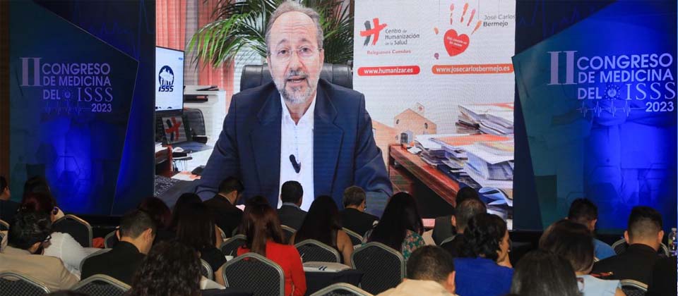 El ISSS capacita a más de 500 médicos durante el II Congreso de Medicina