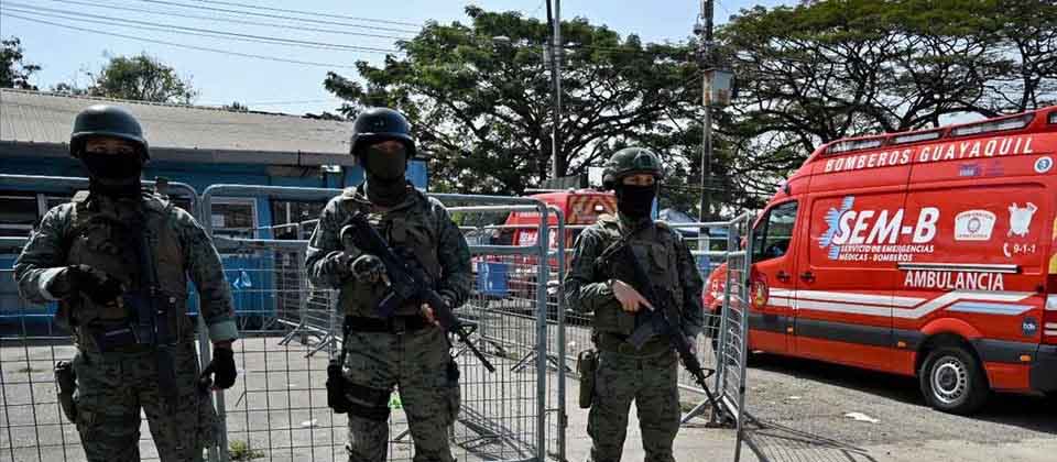 18 internos pierden la vida en centro penal de Ecuador