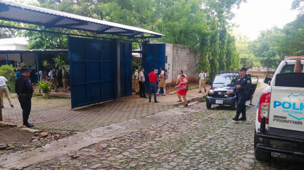 La PNC garantiza la seguridad en las escuelas de todo el país