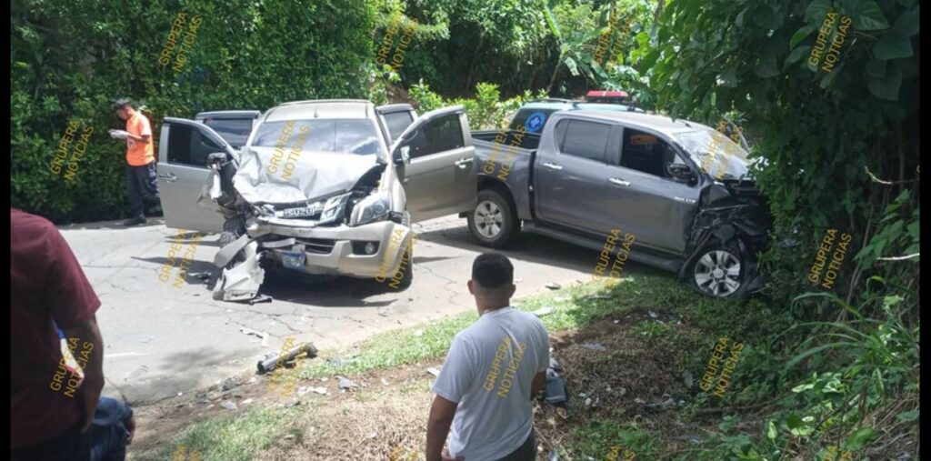 Reportan fuerte choque frontal en ruta Los Naranjos: Hay personas lesionadas