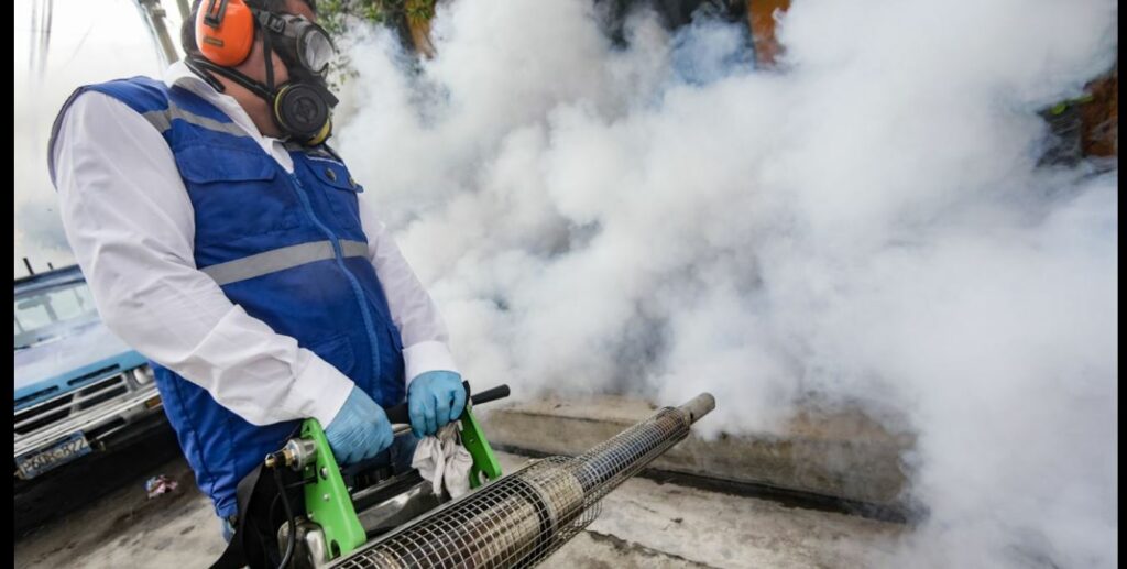 Fumigan más de 166,000 viviendas para prevenir el dengue, zika y chikungunya